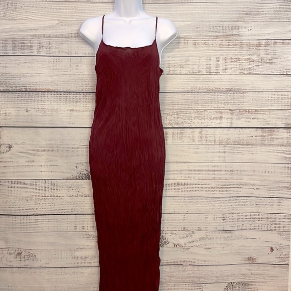 Wine Color Bodycon Crushed Fabric Maxi Dress | Size 12 - Picture 1 of 12